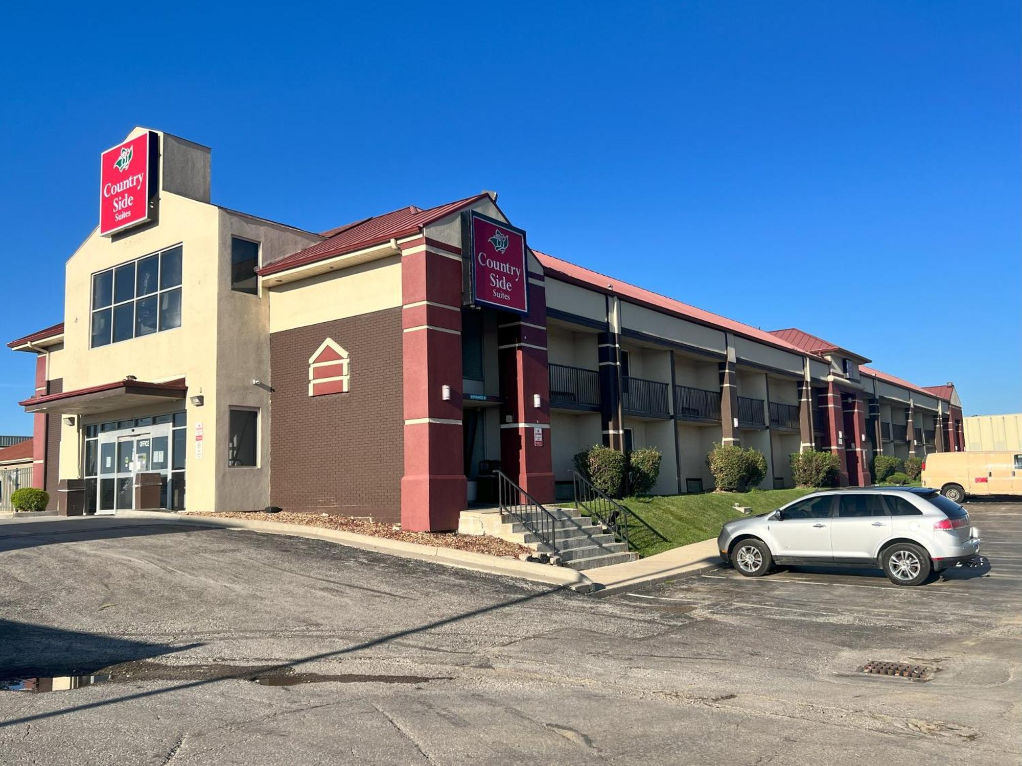 Countryside Suites Kansas City Independence I-70 East Sports Complex Hotel ภายนอก รูปภาพ