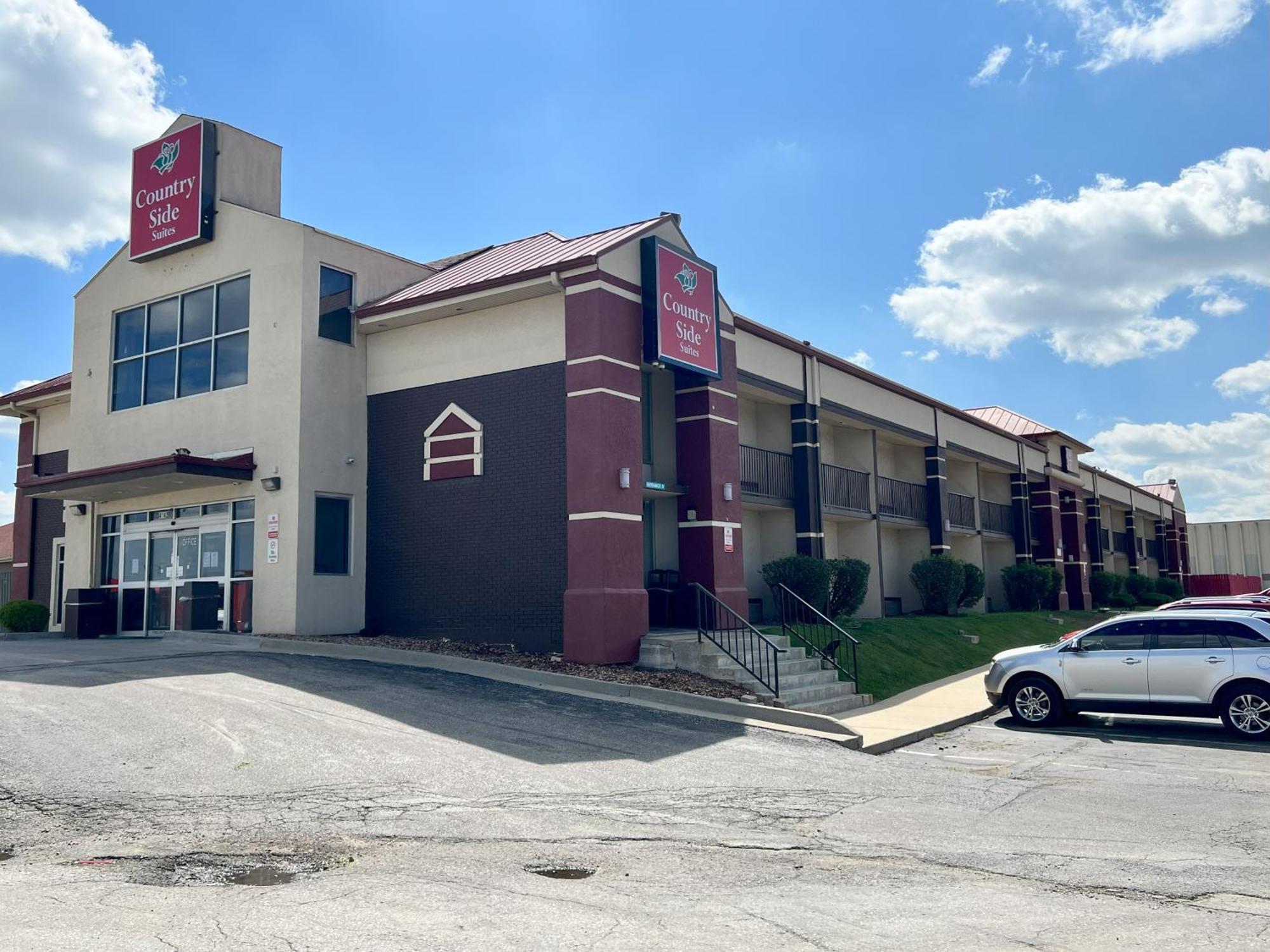 Countryside Suites Kansas City Independence I-70 East Sports Complex Hotel ภายนอก รูปภาพ