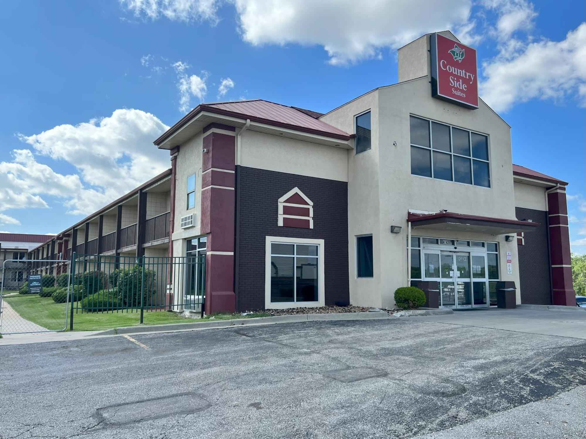 Countryside Suites Kansas City Independence I-70 East Sports Complex Hotel ภายนอก รูปภาพ
