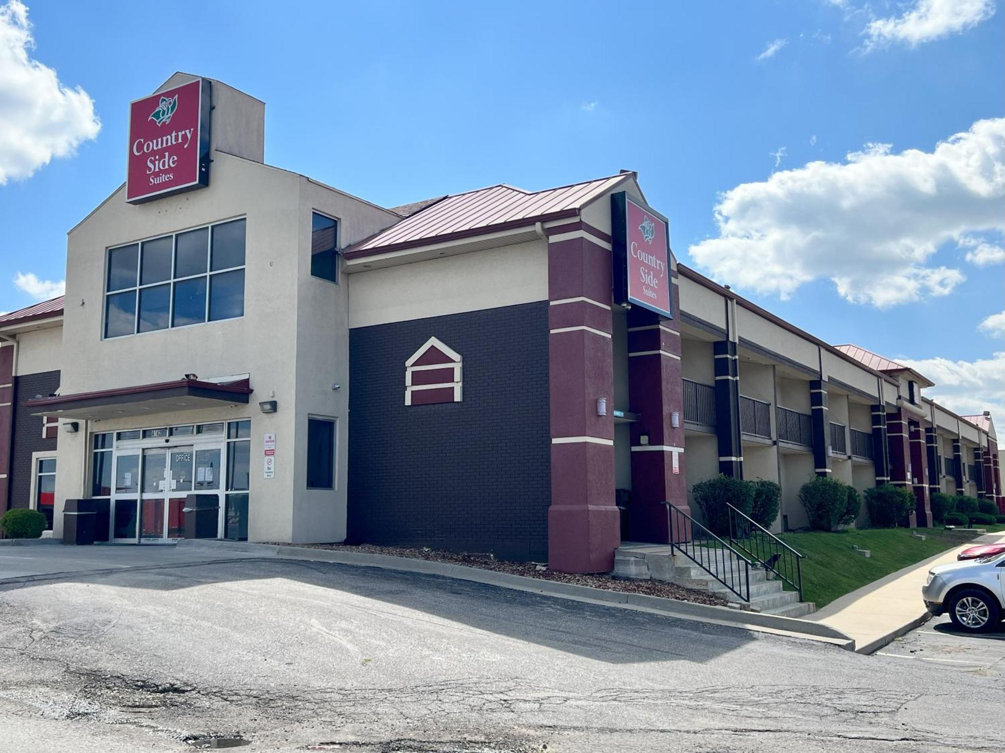 Countryside Suites Kansas City Independence I-70 East Sports Complex Hotel ภายนอก รูปภาพ