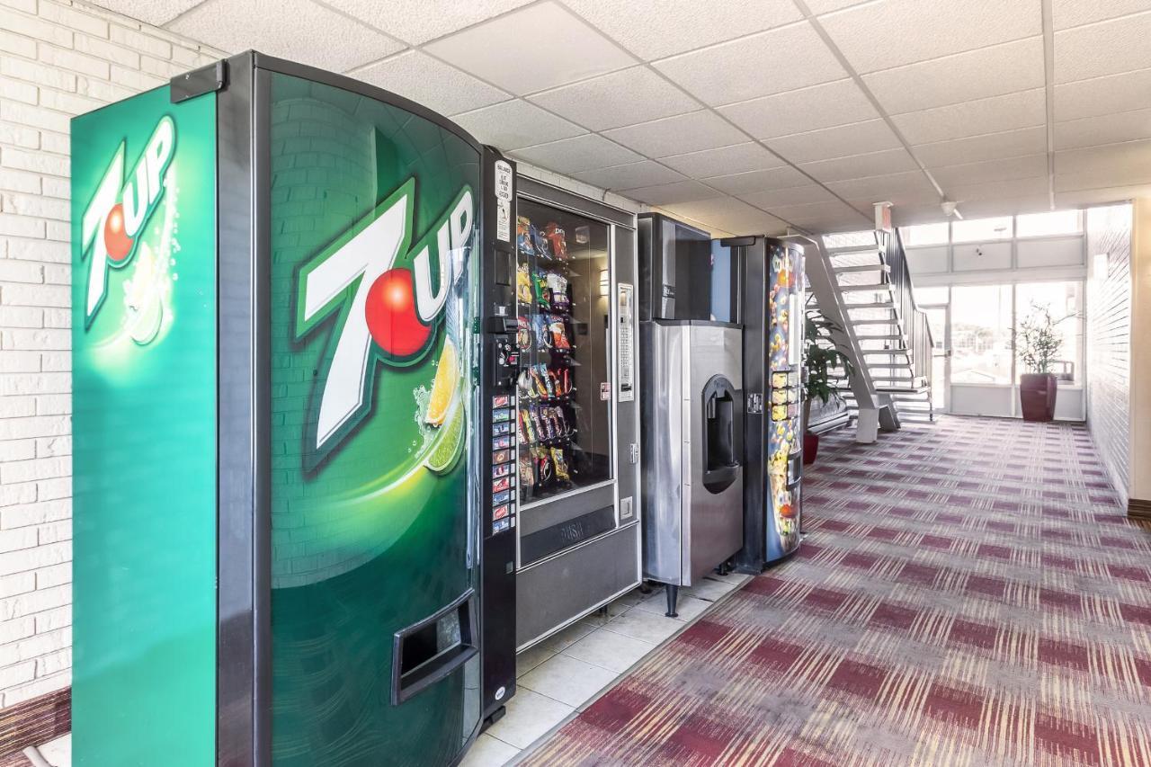 Countryside Suites Kansas City Independence I-70 East Sports Complex Hotel ภายนอก รูปภาพ